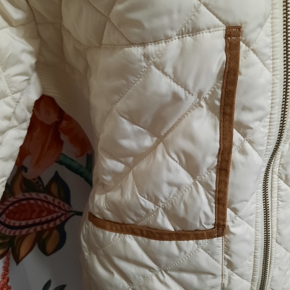 [Ralph Lauren] White quilted puffer jacket with suede. - Picture 6 of 11